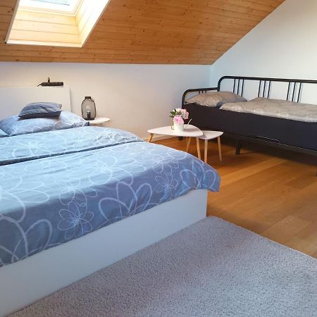 "Stone'S Throw" Krumlov 5 Min By Car, Lipno 15 Min By Car, 2 Bdrooms,Playroom Kajov ภายนอก รูปภาพ