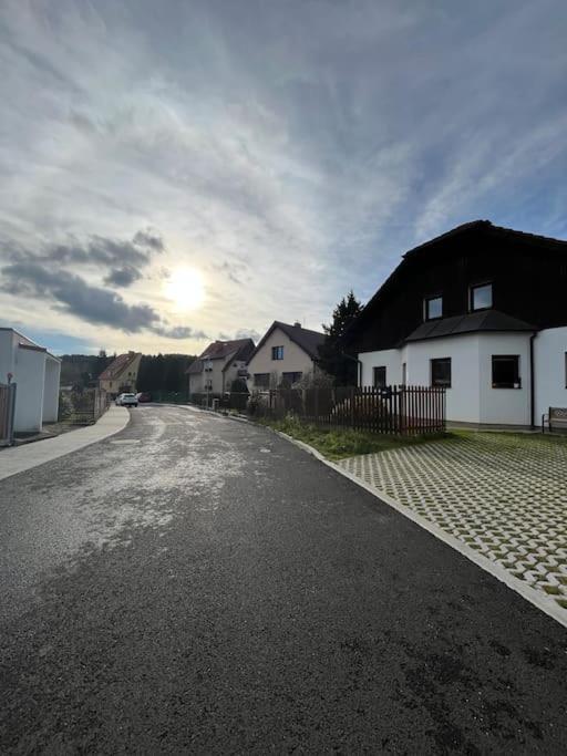 "Stone'S Throw" Krumlov 5 Min By Car, Lipno 15 Min By Car, 2 Bdrooms,Playroom Kajov ภายนอก รูปภาพ